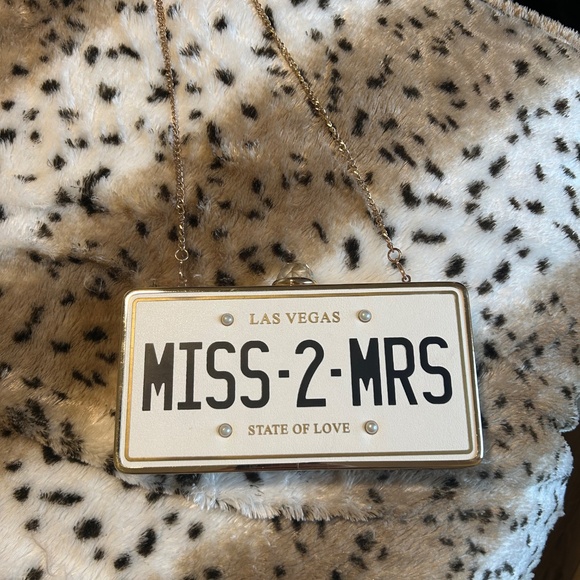 Miss to Mrs Aldo Clutch - Picture 3 of 3